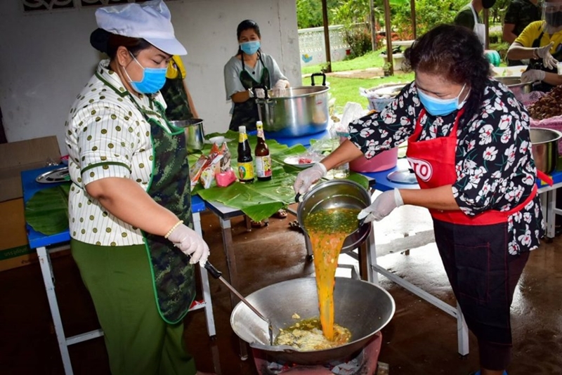 ผบ.ร.3 พัน.3 ร่วมกับ CPF จัดกิจกรรม “303 Army Delivery” นำข้าวกล่องแบ่ง